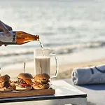 Icon By The Sea פוטוס