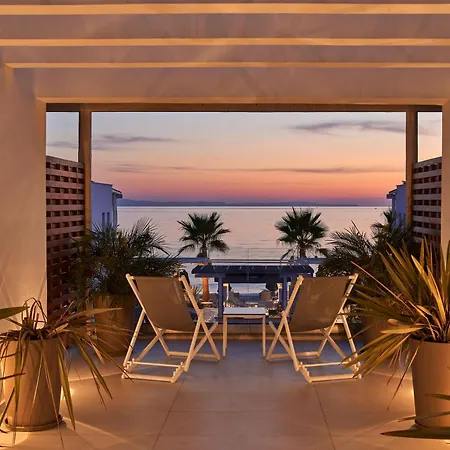 מלון Icon By The Sea