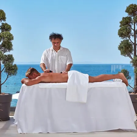 Icon By The Sea Hotel Potos