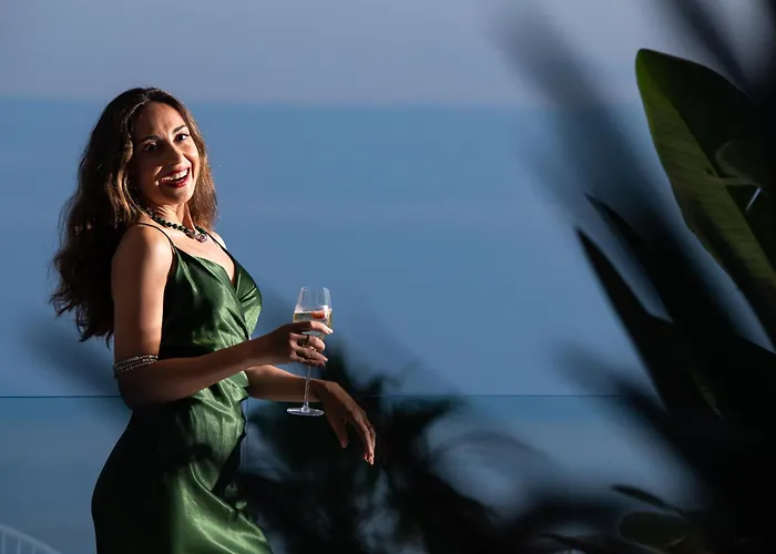 Icon By The Sea Otel Potos