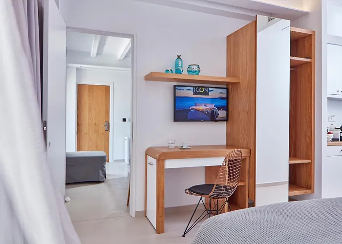 Icon By The Sea Otel Potos